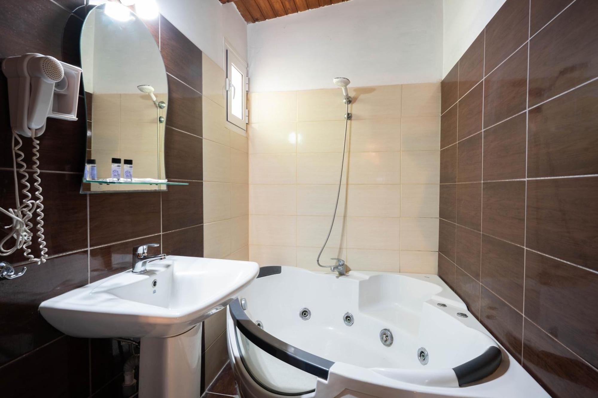 Kipos Resort Néa Péramos Kültér fotó